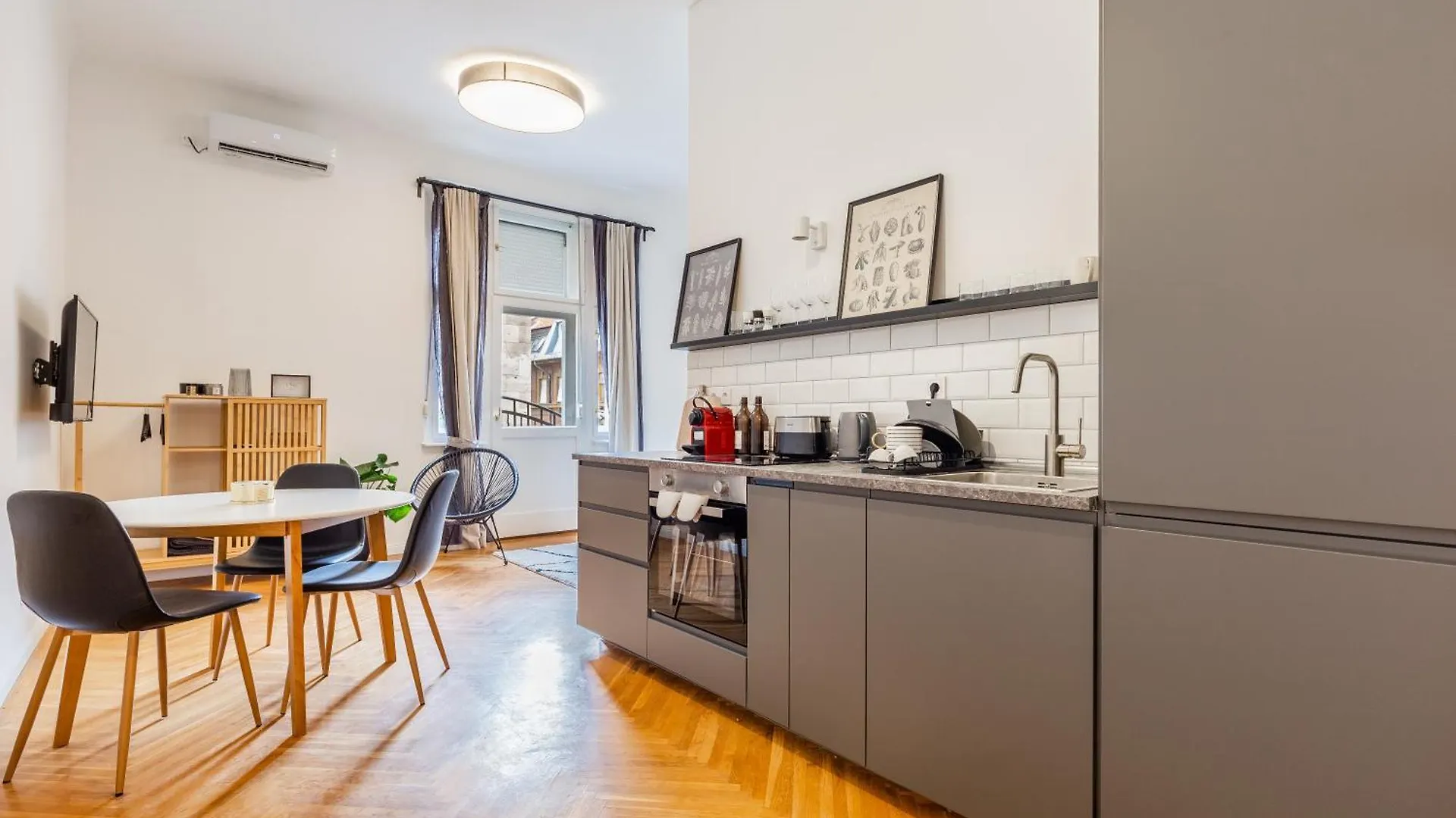 Tas Apartments Budapest location
